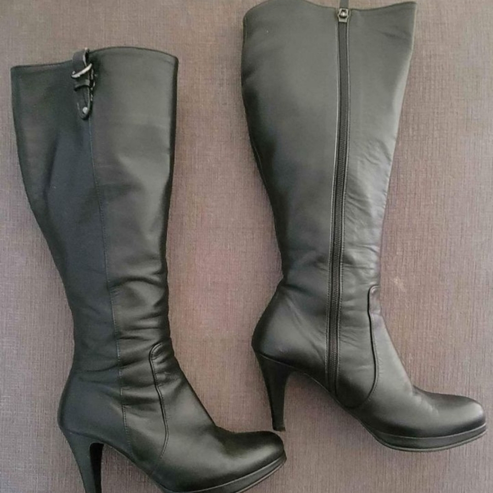 Woman's Boots